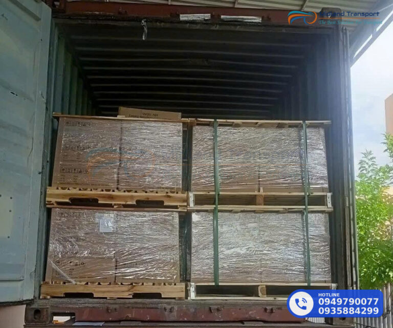 Kiện thiết bị điện tử được chằng buộc trong thùng xe 2 dí trước chuyến ra Đà Nẵng Kiện thiết bị điện tử được chằng buộc trong thùng xe 2 dí trước chuyến ra Đà Nẵng
