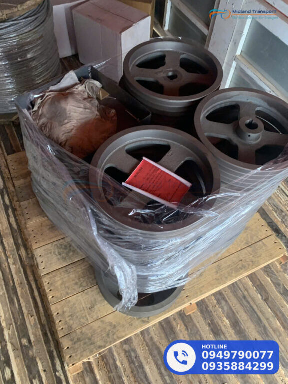 Xe Vận Tải Miền Trung kiểm đếm kiện linh kiện đối chiếu giấy vận tải tại kho Đà Nẵng Xe Vận Tải Miền Trung kiểm đếm kiện linh kiện đối chiếu giấy vận tải tại kho Đà Nẵng